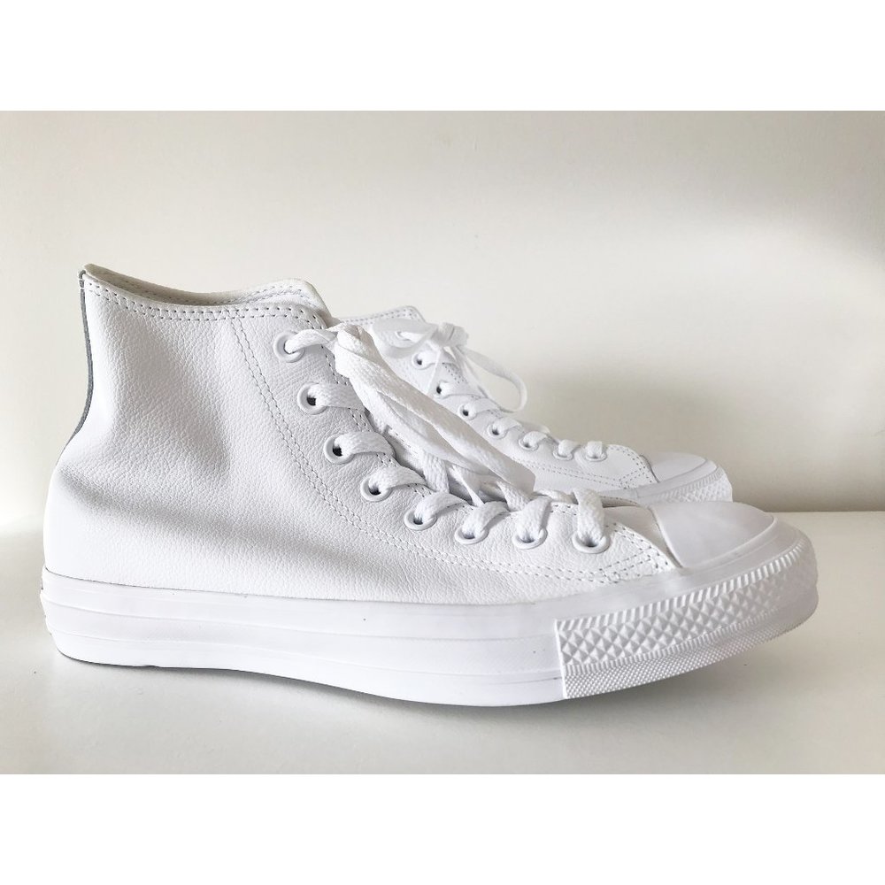 Converse Chuck Taylor All Star High Tops White Monochrome Leather M 7 W 9 UK 7 E